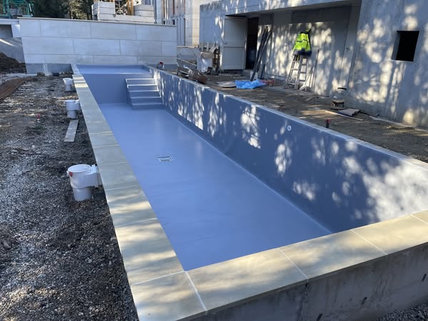Montage piscine avec réalisation étanchéité - Réalisations - site beziersetancheite.com